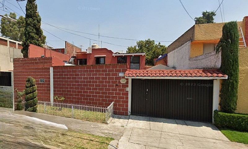 Enorme Casa Con Jard...