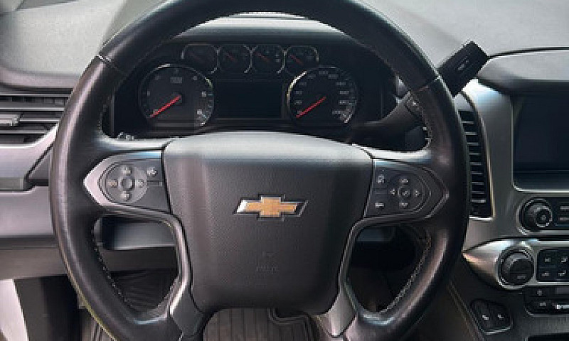 Chevrolet Suburban 5...