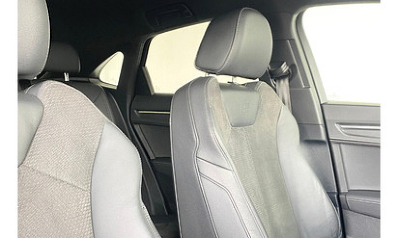 Audi Q3 2.0 S Line 1...