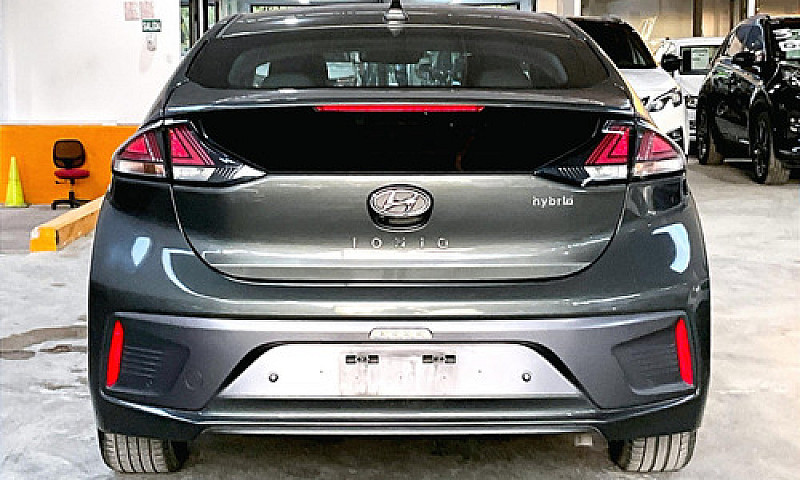 Hyundai Ioniq 2021...
