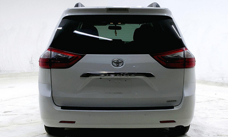 Toyota Sienna 2020...
