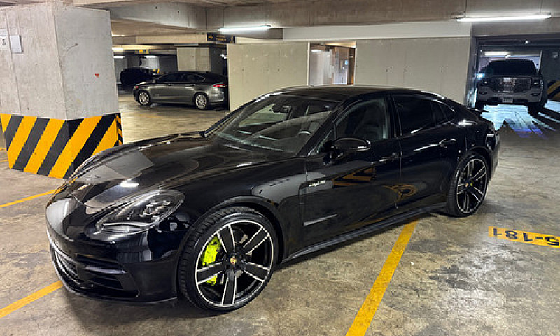 Porsche Panamera 4 E...