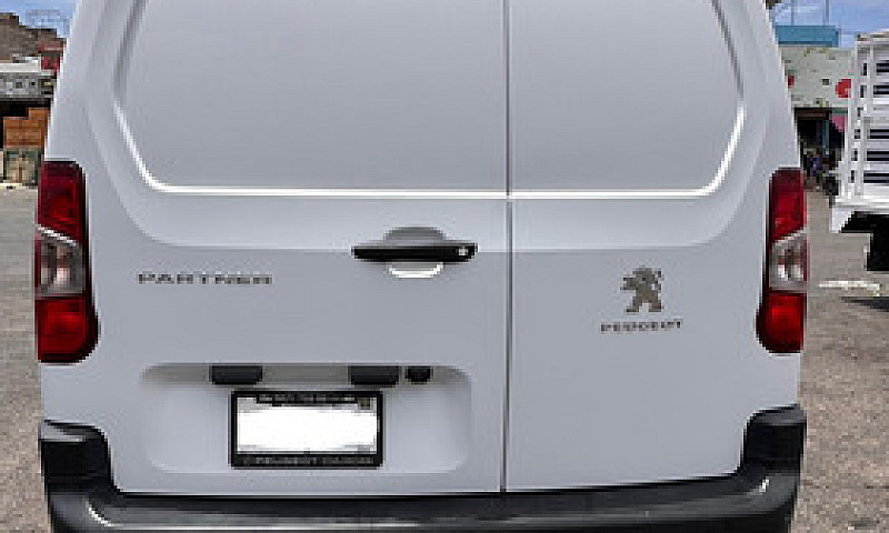 Peugeot Partner 1.2L...