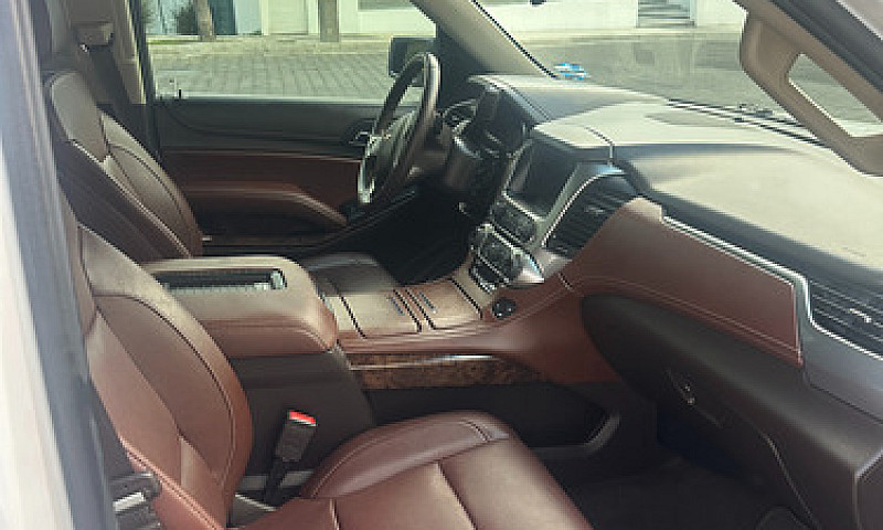 Chevrolet Suburban 5...