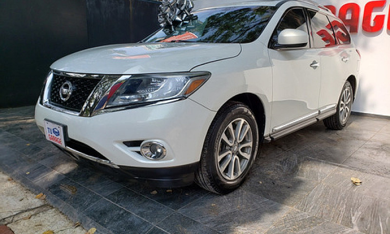 Nissan Pathfinder Le...