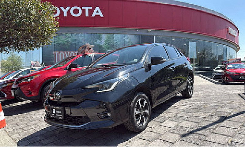 Toyota Yaris 2023...
