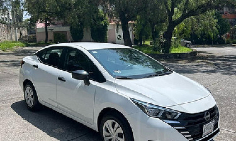 Nissan Versa 1.6 Sen...