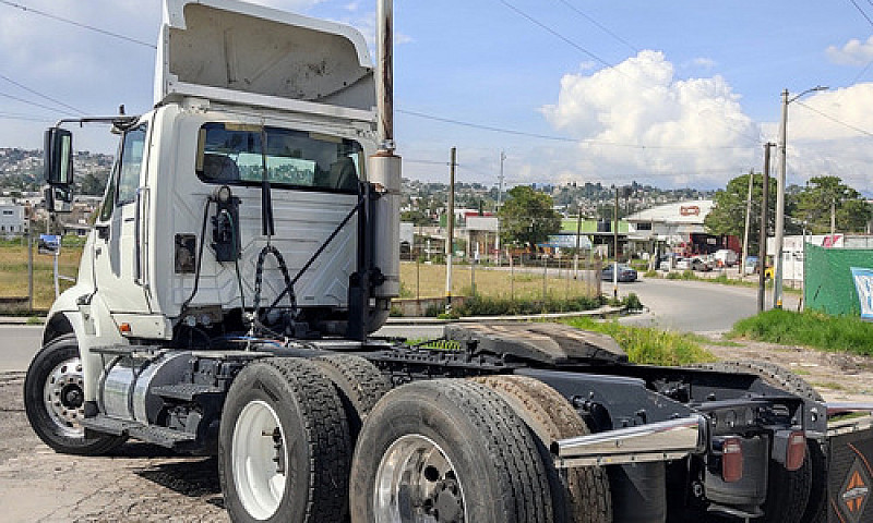 Tractocamion Interna...