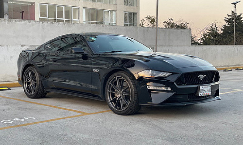 Ford Mustang 5.0L Gt...