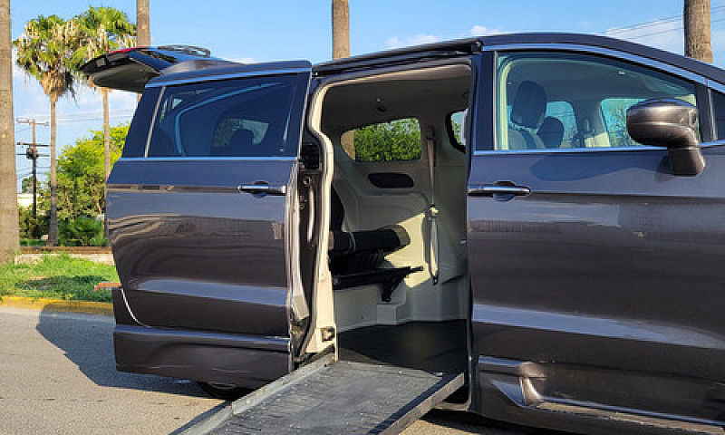Chrysler Pacifica Br...