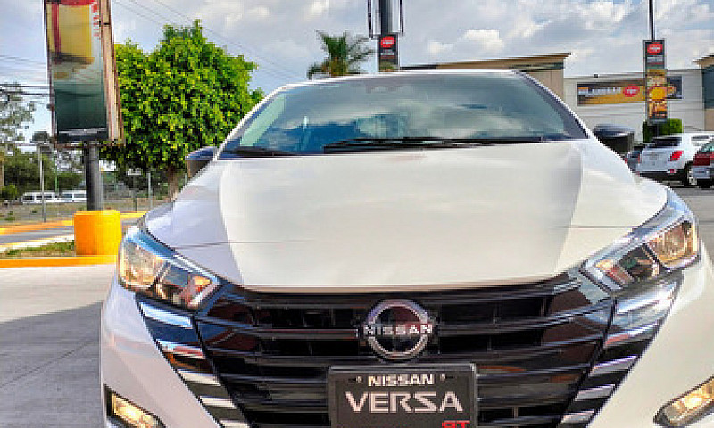 Nissan Versa 1.6 Sen...