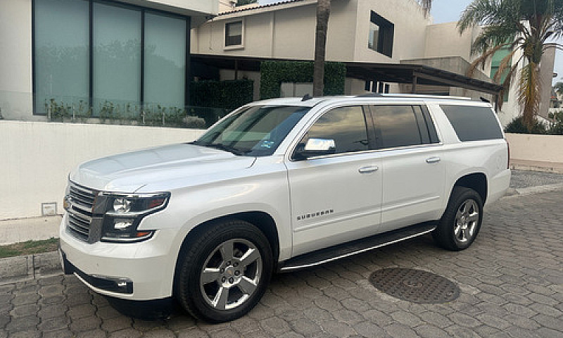 Chevrolet Suburban 5...