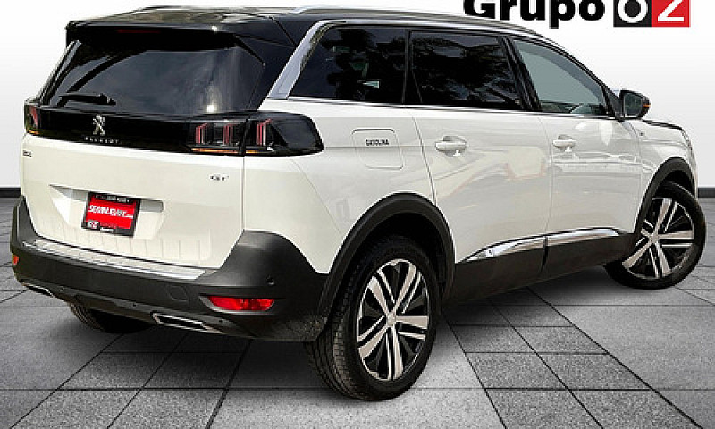 Peugeot 5008 2023...