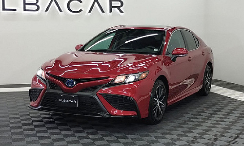 Toyota Camry 2023 2....