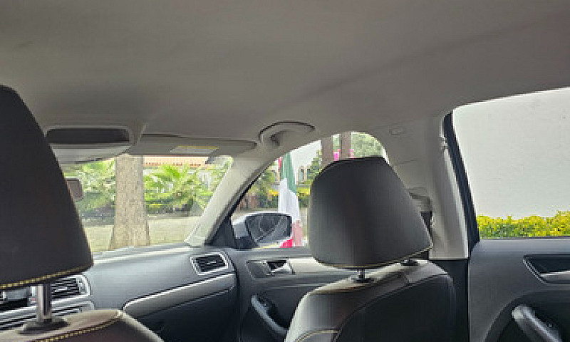 Volkswagen Jetta 2.0...
