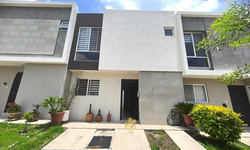 Casa En Venta En Zak...