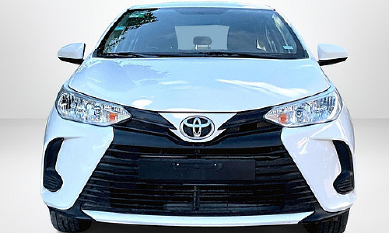 Toyota Yaris 2022...
