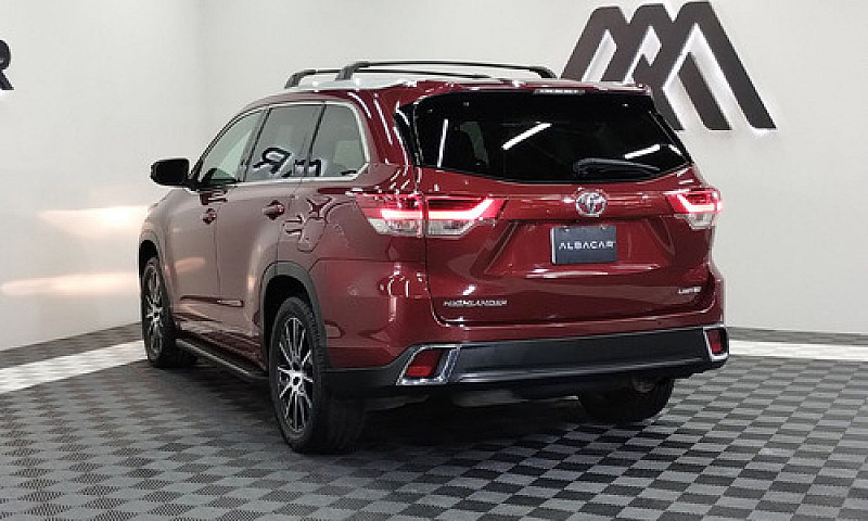Toyota Highlander 3....