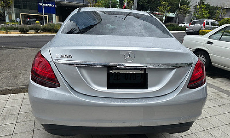 *Mercedez Benz C-200...