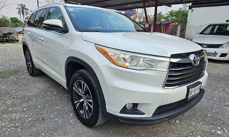 Toyota Highlander 3....
