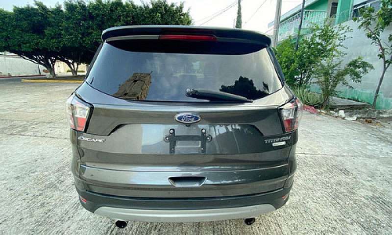 Ford Escape 2018...