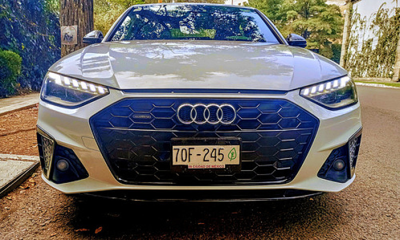 Audi A4 2.0 T S Line...