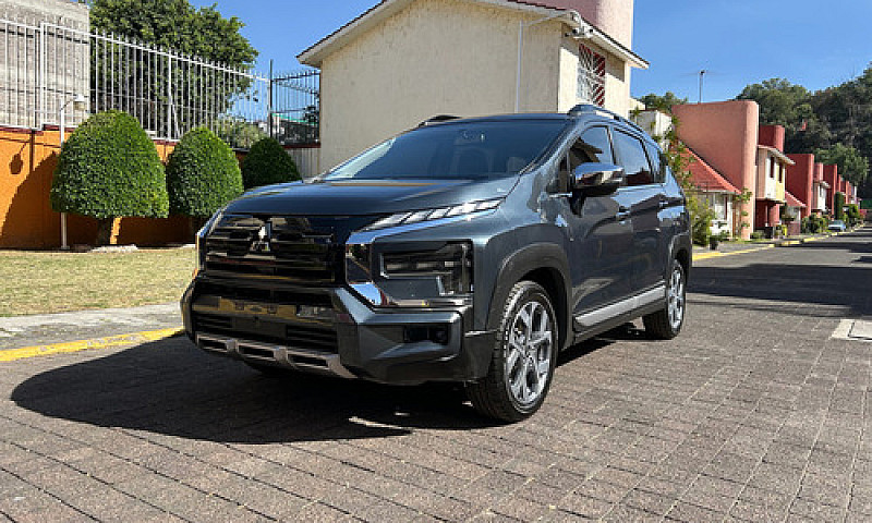 Mitsubishi Xpander 1...