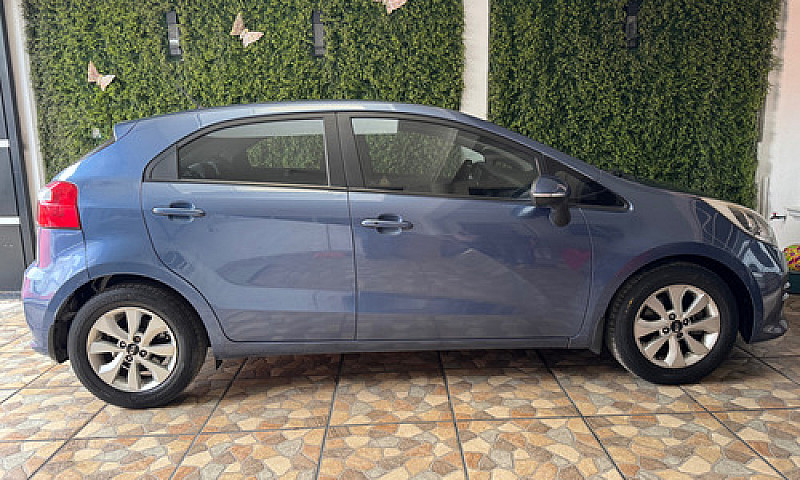 Kia Rio 1.6 Ex Hatch...