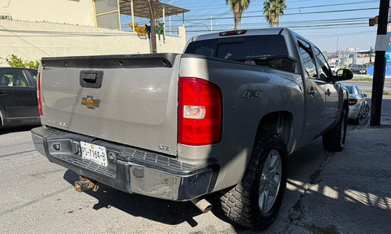 Chevrolet Cheyenne 2...