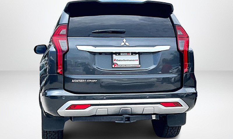 Mitsubishi Montero 2...