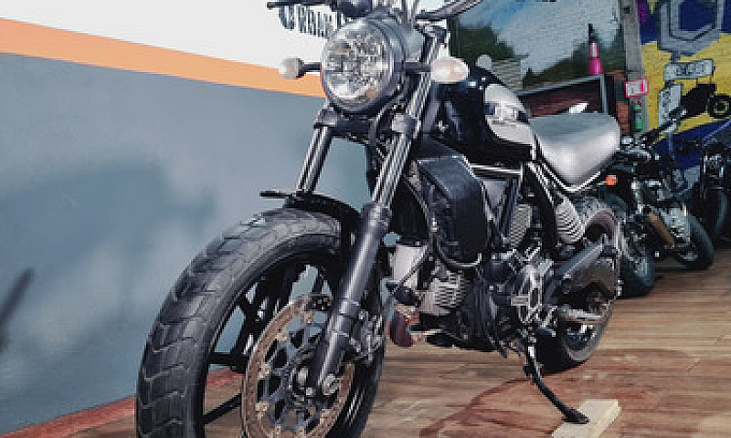 Ducati Scrambler Six...