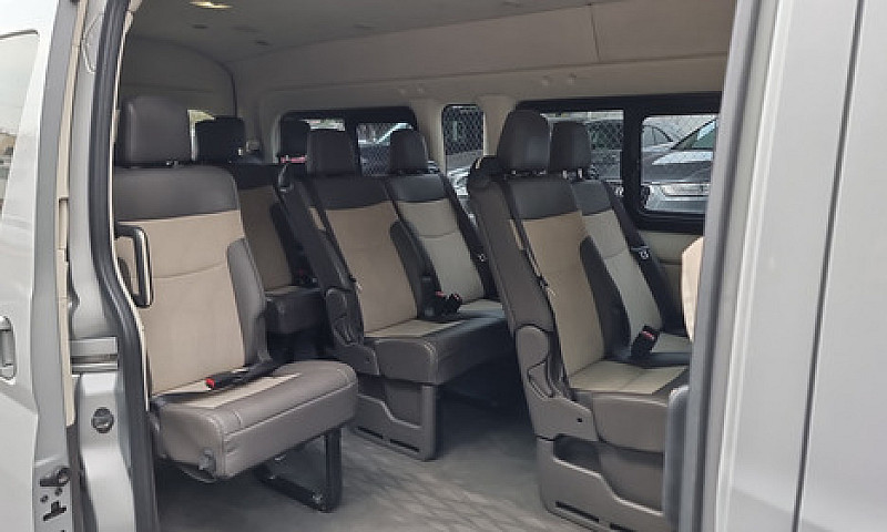 Toyota Hiace 2022 Pa...