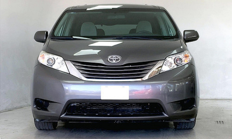 Toyota Sienna 2017...