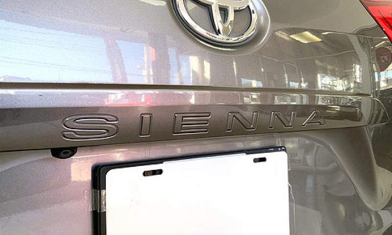 Toyota Sienna 2017...