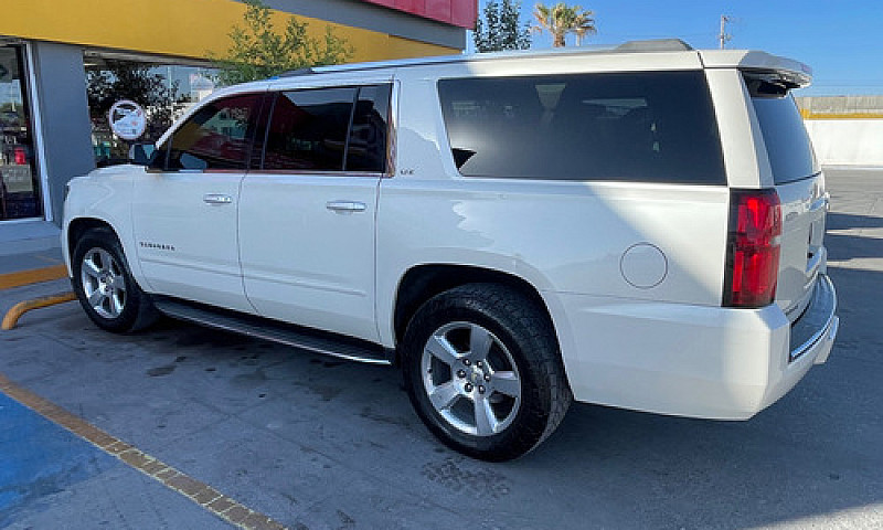 Chevrolet Suburban 5...