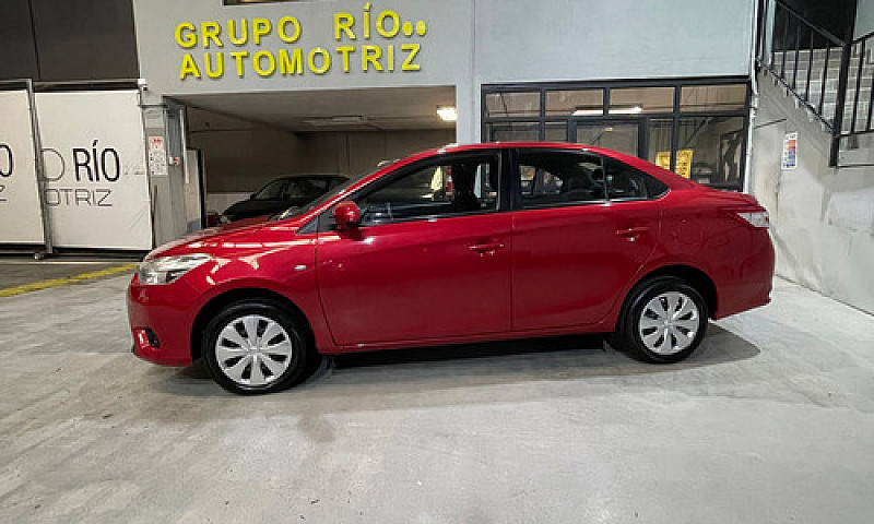Toyota Yaris 2017...