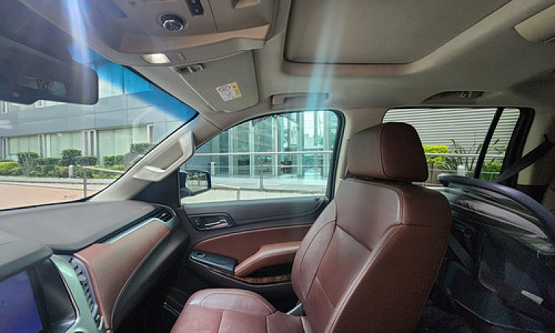 Chevrolet Suburban 5...