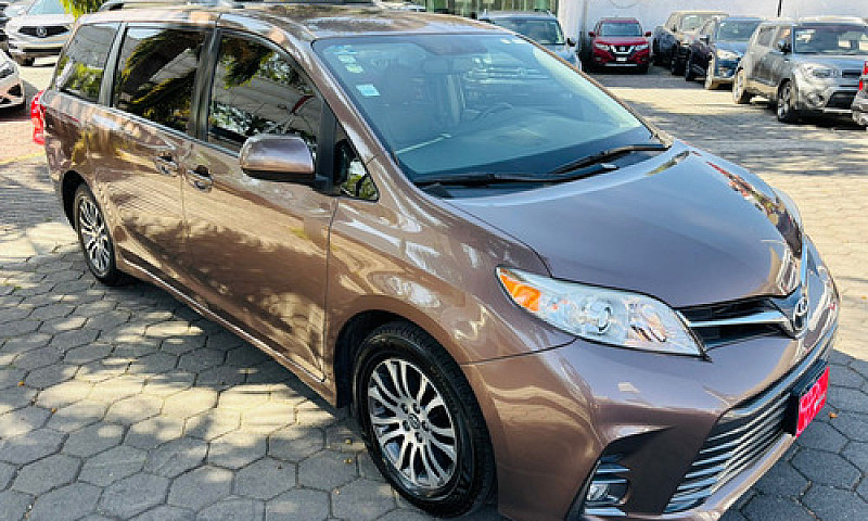 Toyota Sienna 2019...