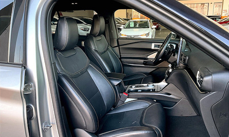 Ford Explorer 2023...