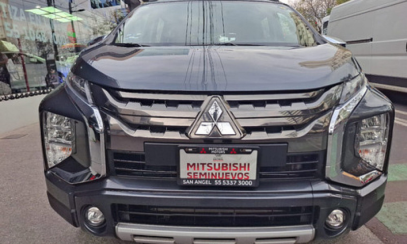 Mitsubishi Xpander 2...