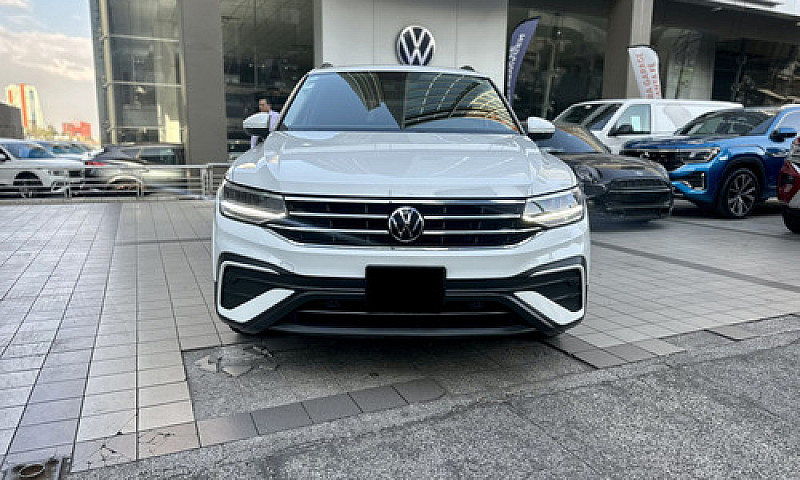 Volkswagen Tiguan Co...