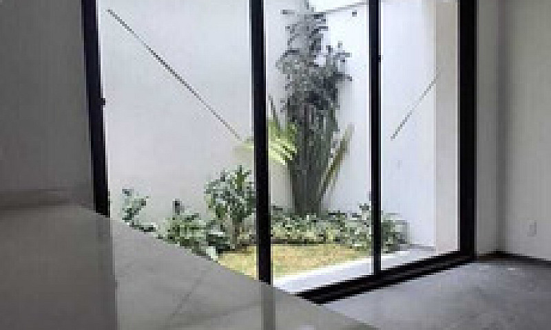 Casa En Venta En Lag...