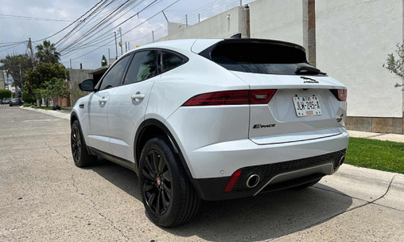 Jaguar F-Pace 3.0 Fi...