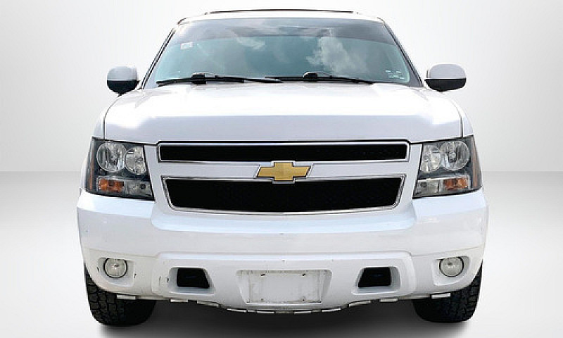 Chevrolet Suburban 2...