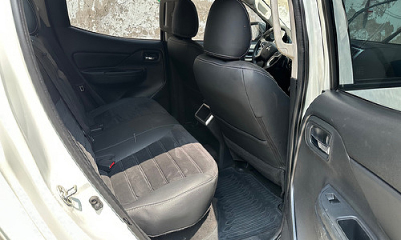 Mitsubishi L200 2.5 ...