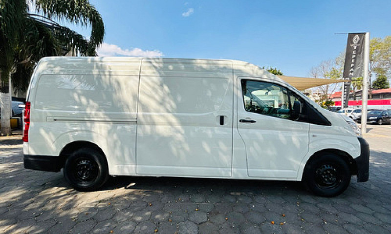 Toyota Hiace 2022...