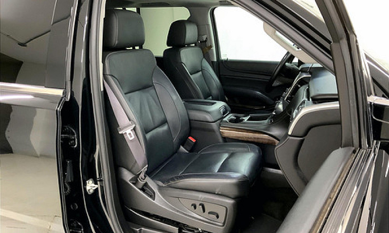 Chevrolet Suburban 2...