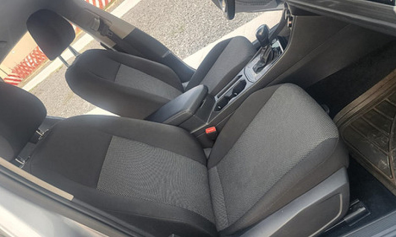 Volkswagen Jetta 1.4...