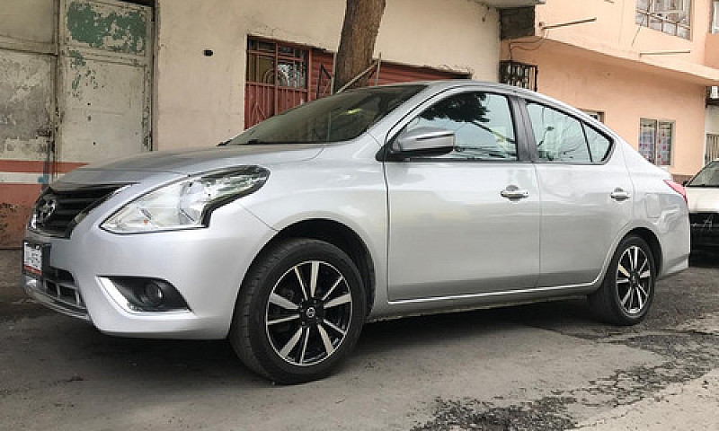 Nissan Versa 1.6 Exc...