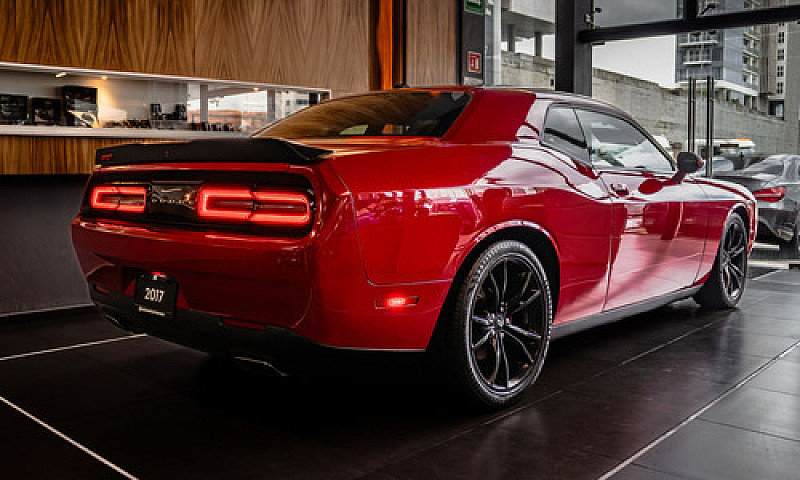 Dodge Challenger 201...